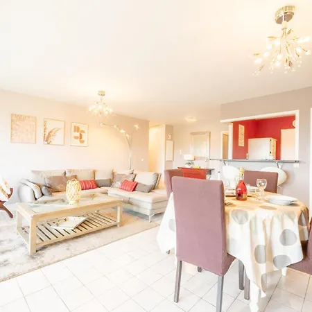 La Rochelle En Famille - 5 Personnes Apartment